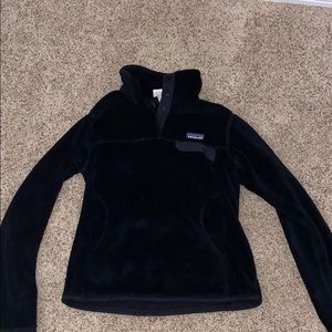 Women’s size S patagonia pullover.